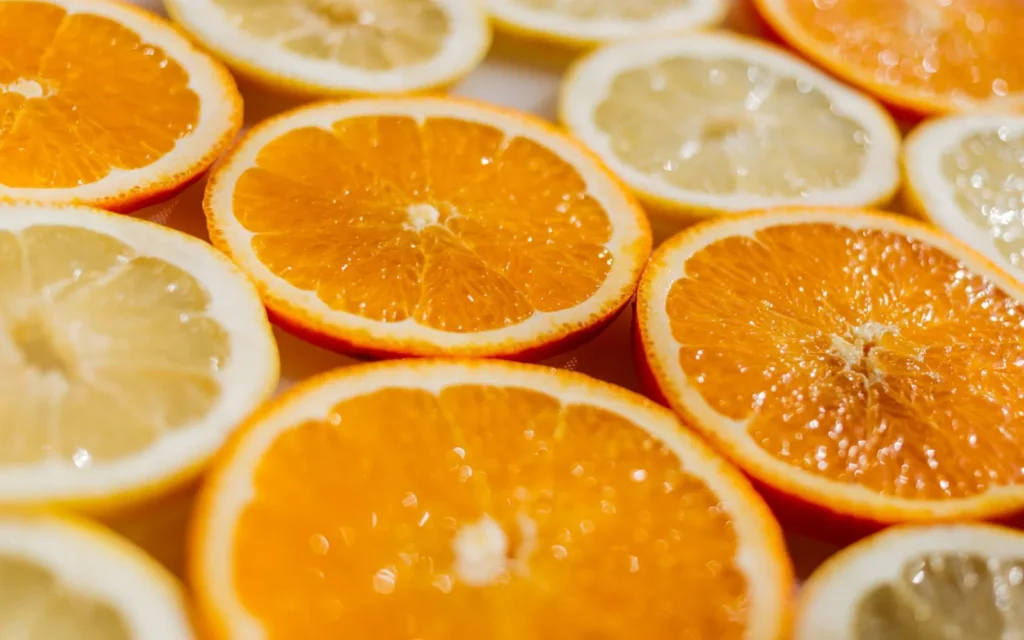 Rodajas de naranja y limón